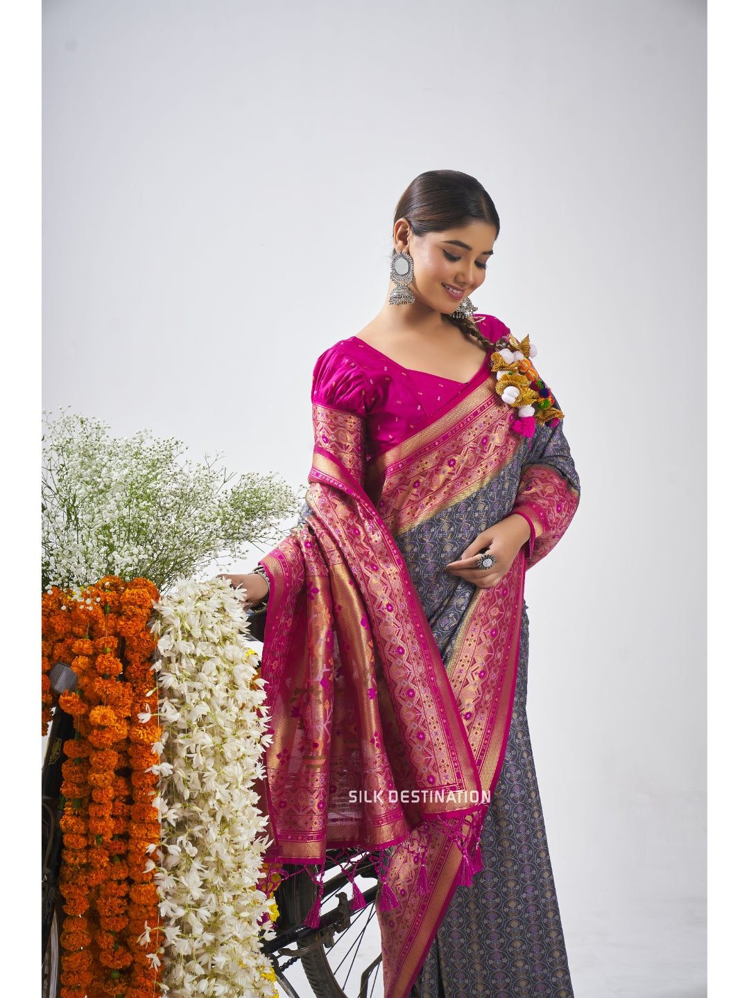 Chandrakala Saree: Gorgeous Grey with Rani Pink Pallu, traditional Patola Silk Saree with double Ikat Motifs