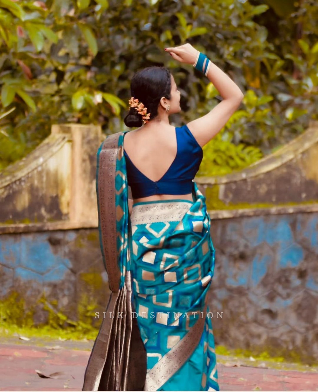 Ocean Serenity: Saree with Squared Turquoise Design, Tranquil Sky Blue Interior, Soft Beige Pallu, and Earthy Border