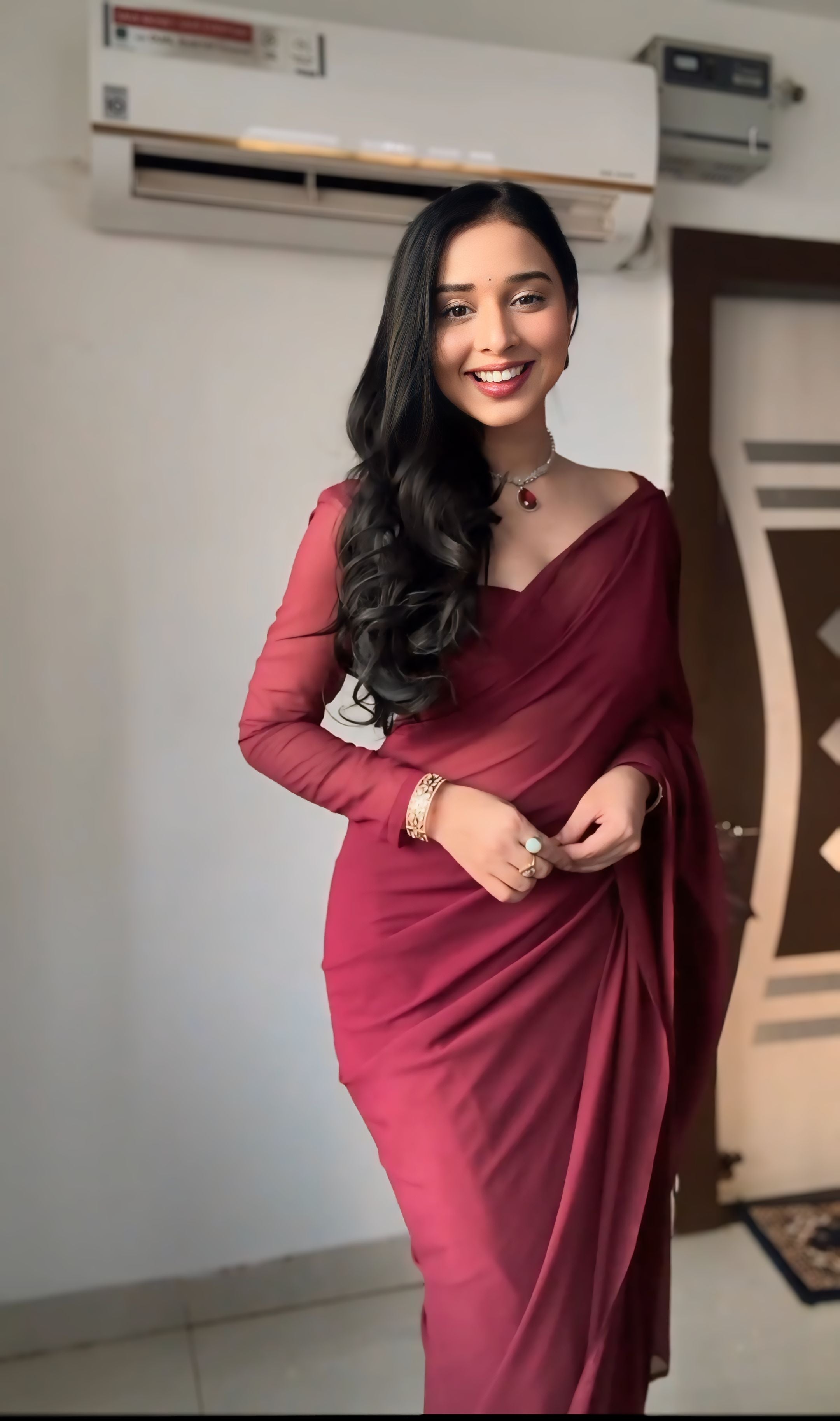 1 Minute Ready to Wear maroon Saree With Unstitched Blouse.
